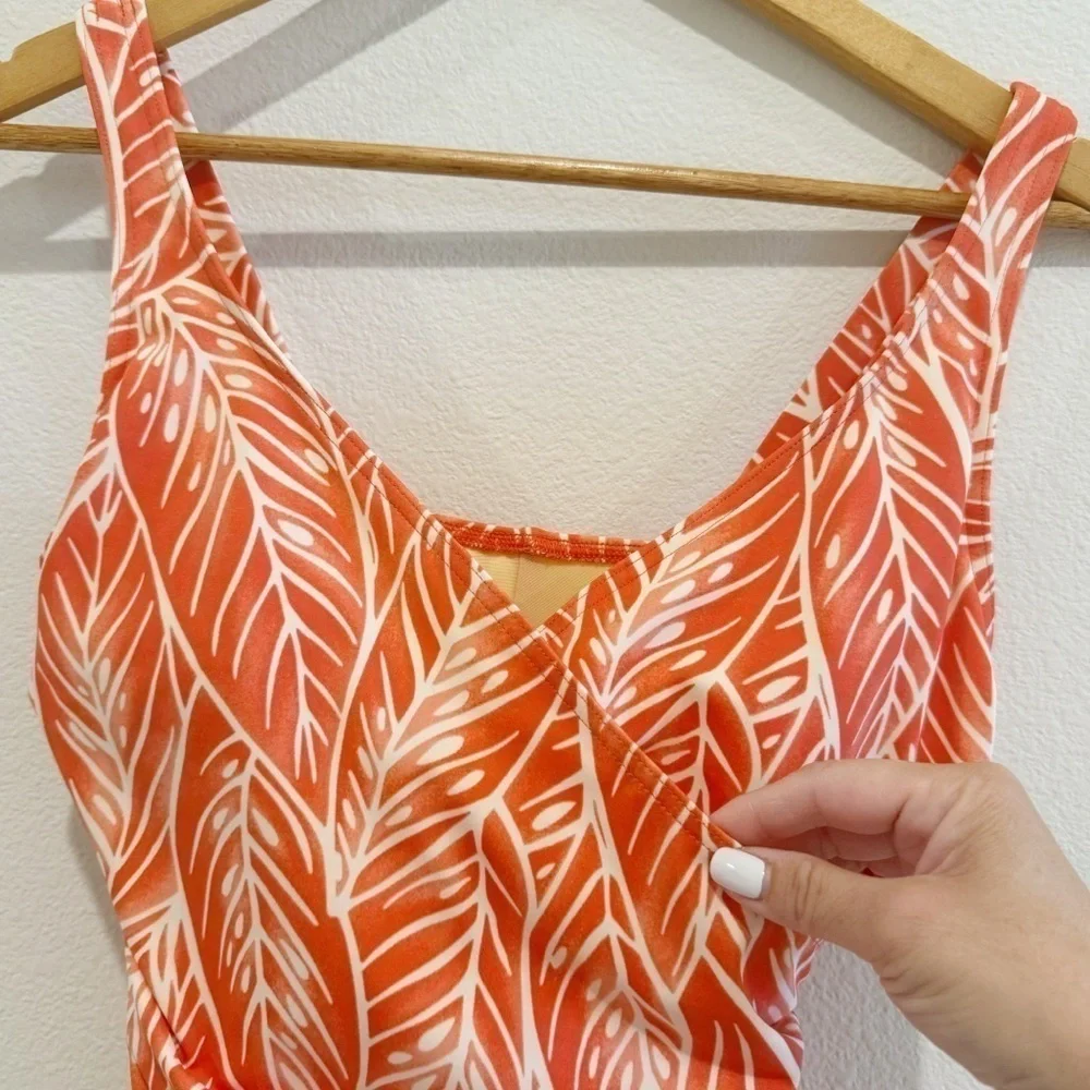 Lands' End Orange Coral Leaf pattern One Piece Swimwear Size 6